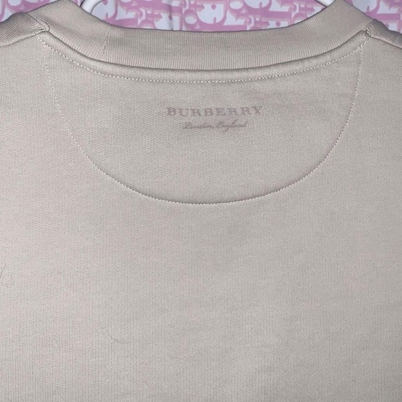 COPY - Burberry
Burberry Women’s Sweater - Picture 6 of 6